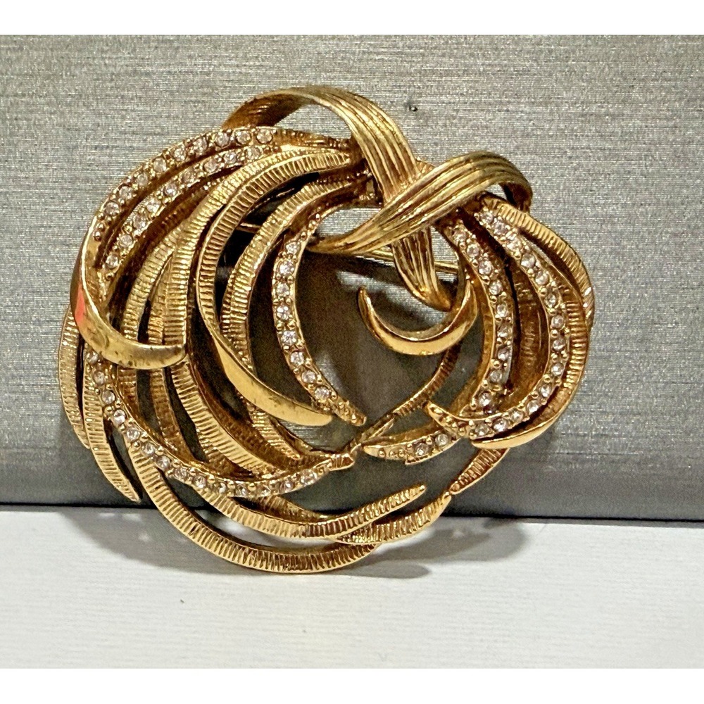Vintage Monet Gold Tone Interlocking Circles Brooch Rhinestones Swirls Textured